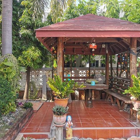 Samiya Guesthouse Bangsaen Exteriér fotografie