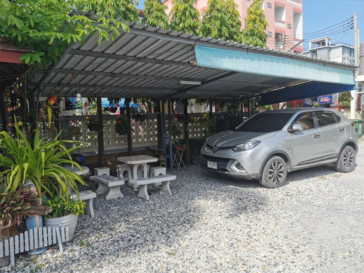 Samiya Guesthouse Bangsaen Exteriér fotografie